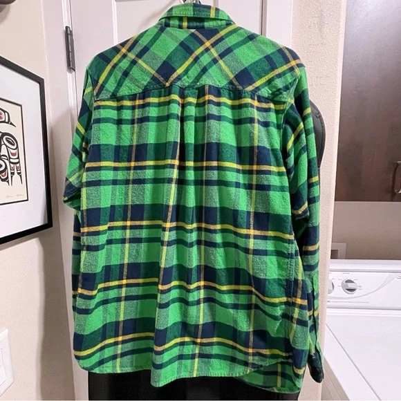 Columbia, University of Oregon Ducks plaid flannel shirt, black, green, yellow,M - Picture 4 of 8